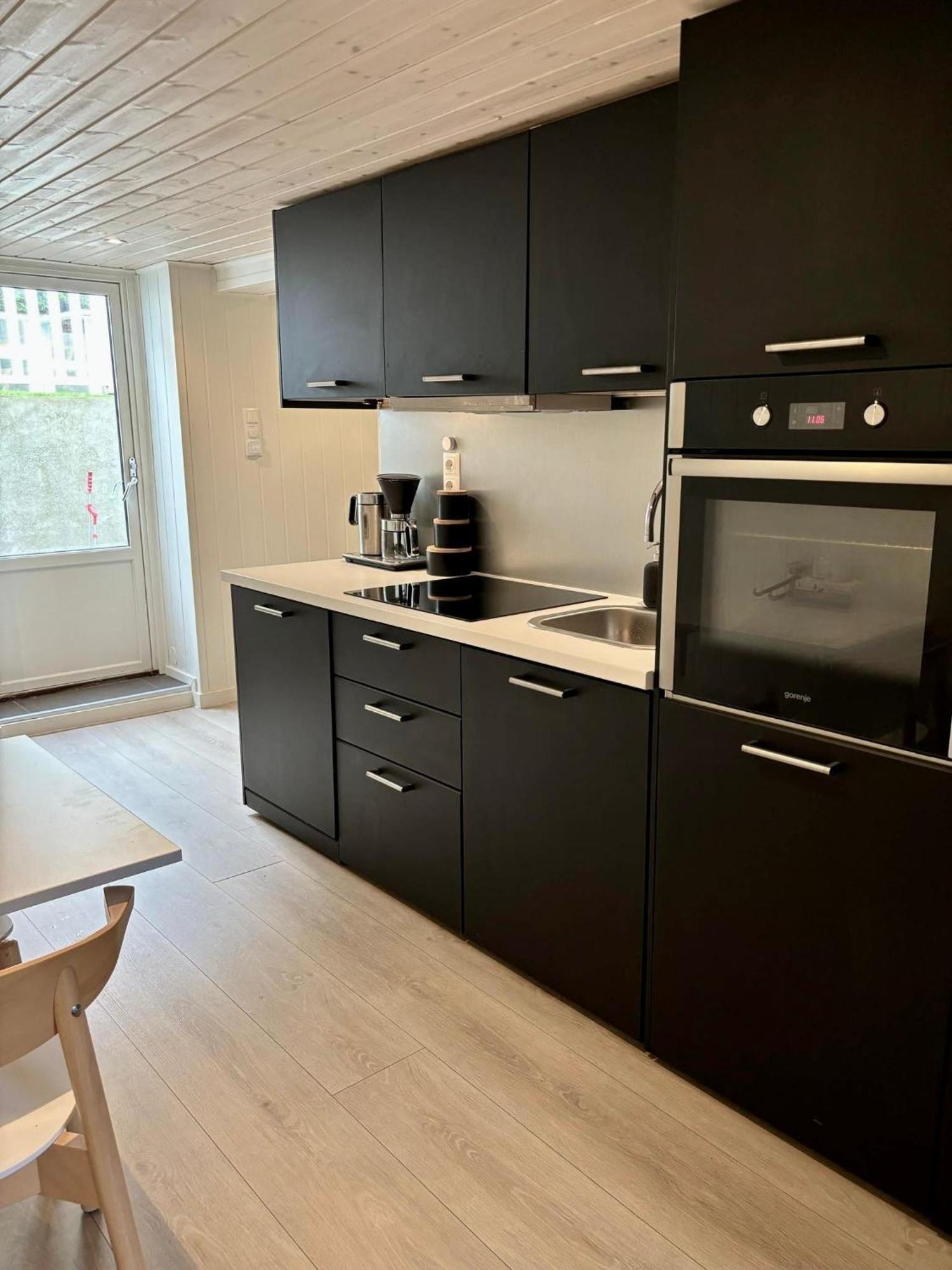 Down Town Apartment With Outside Area In Villa Kristiansand Exterior foto